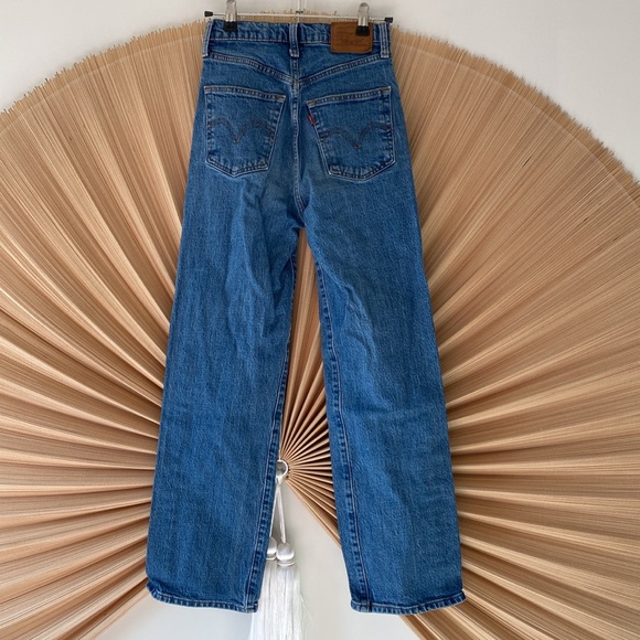Levi’s Ribcage Straight Jeans - Picture 3 of 3